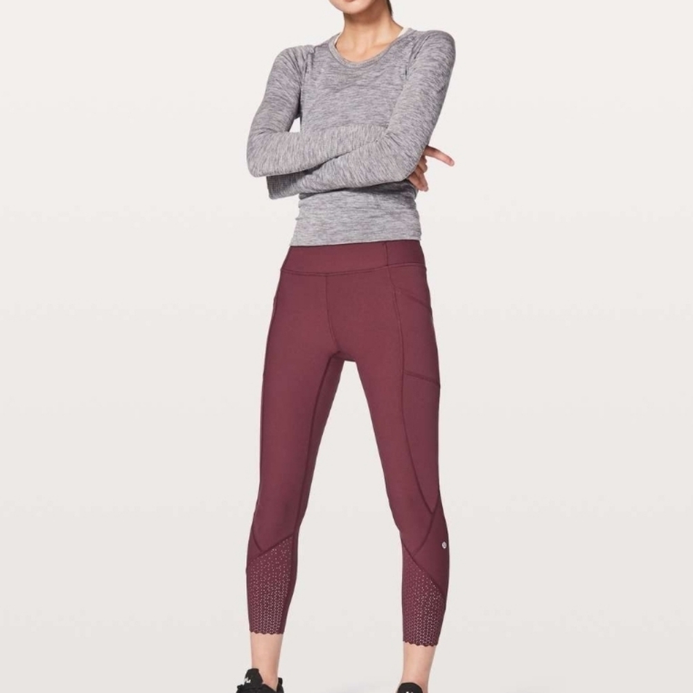 lululemon athletica Burgundy/Purple colour Crop scalloped Leggings